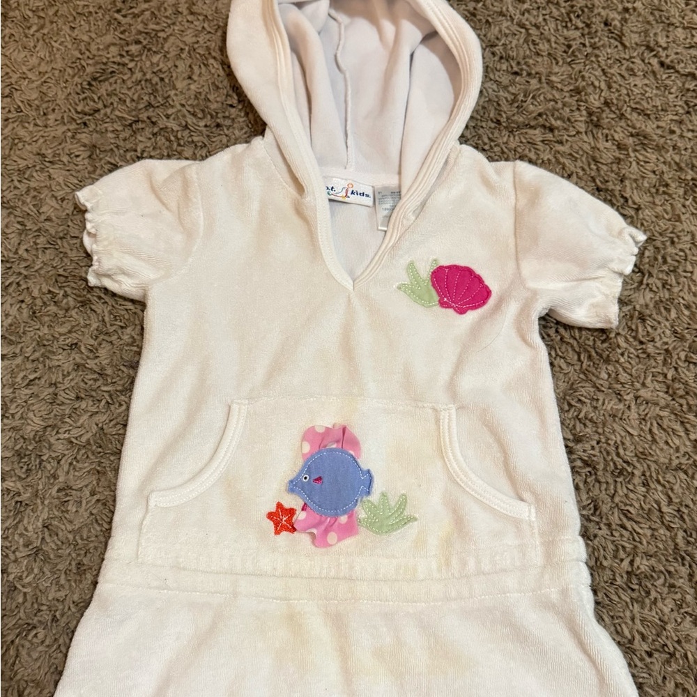 Vintage White Hooded Towel like material cover for babies- b.t.kids‎